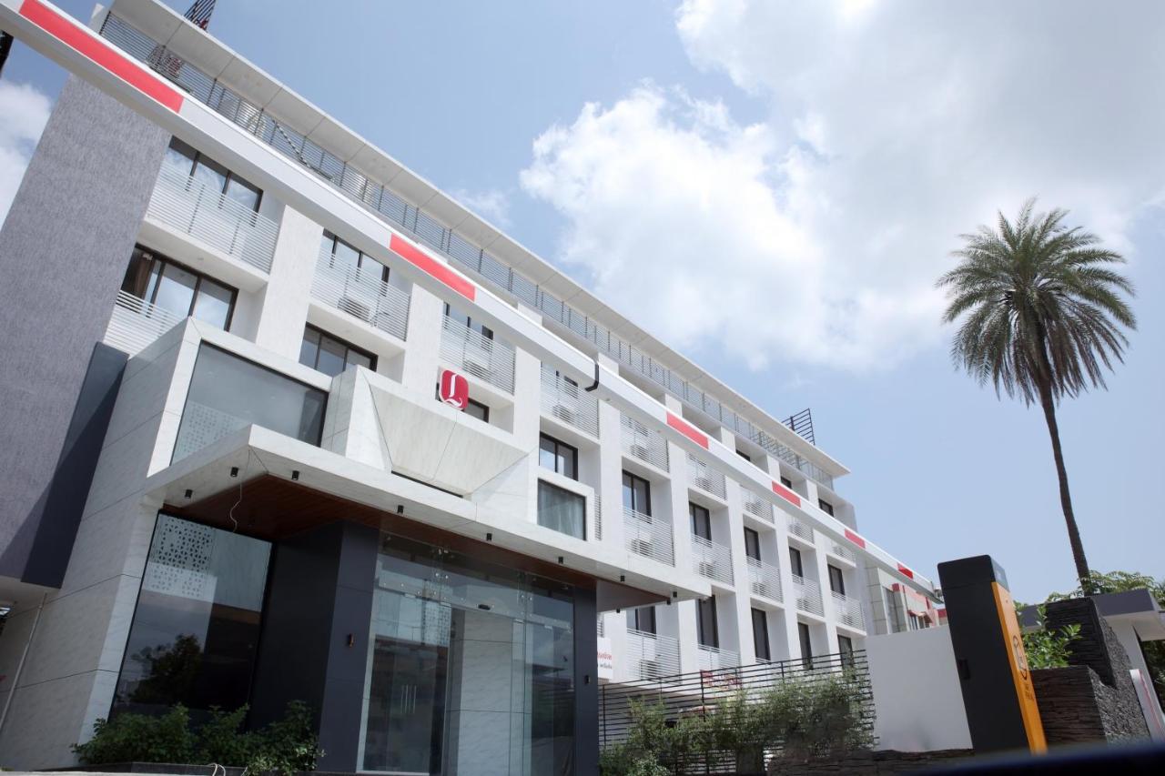 Lords Eco Inn, Ambaji Bagian luar foto