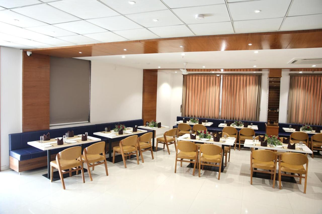 Lords Eco Inn, Ambaji Bagian luar foto