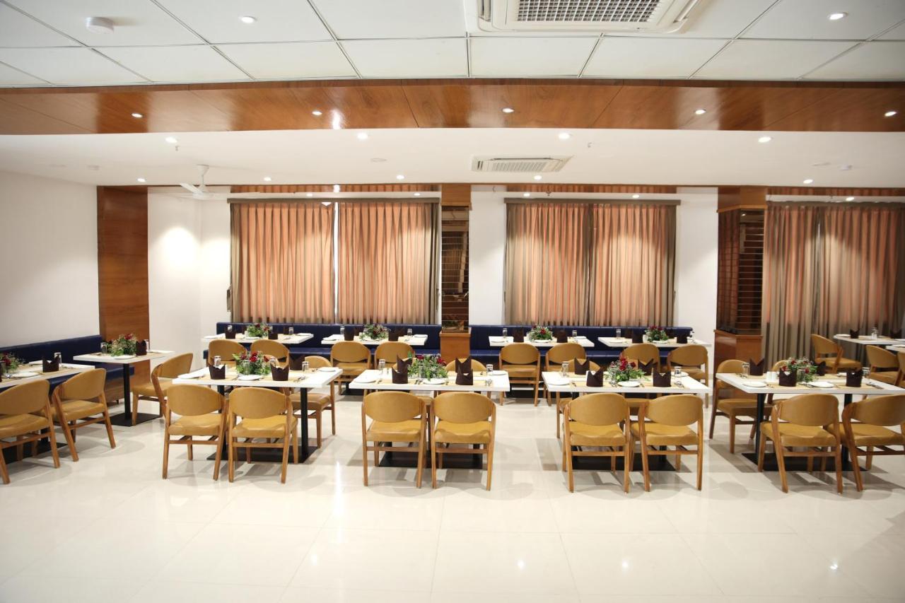 Lords Eco Inn, Ambaji Bagian luar foto