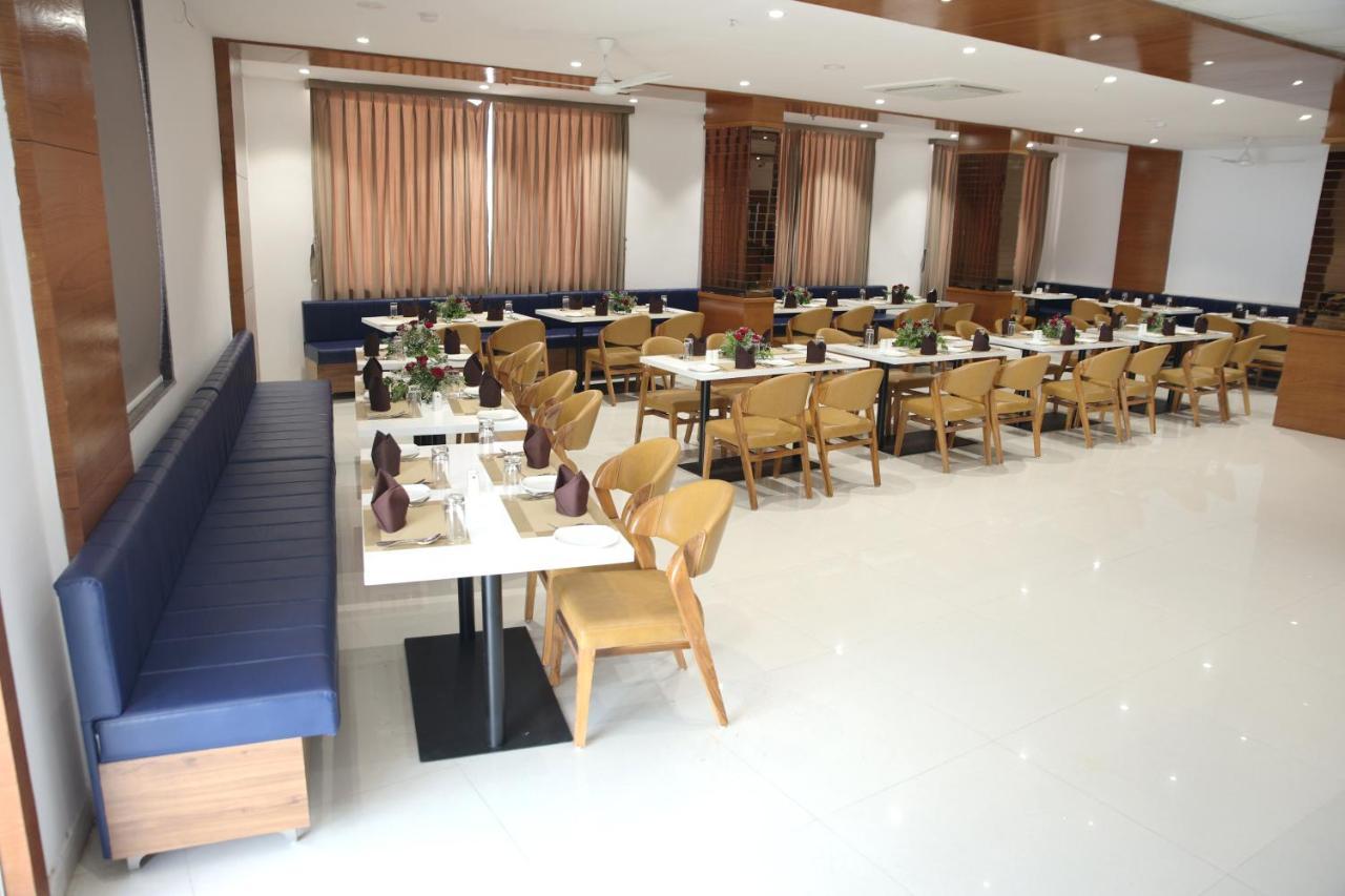 Lords Eco Inn, Ambaji Bagian luar foto