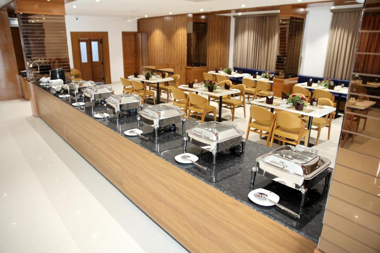Lords Eco Inn, Ambaji Bagian luar foto