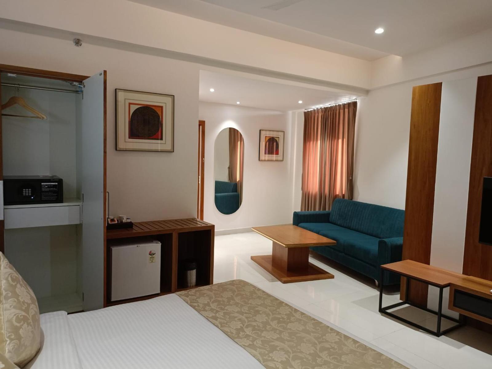 Lords Eco Inn, Ambaji Bagian luar foto