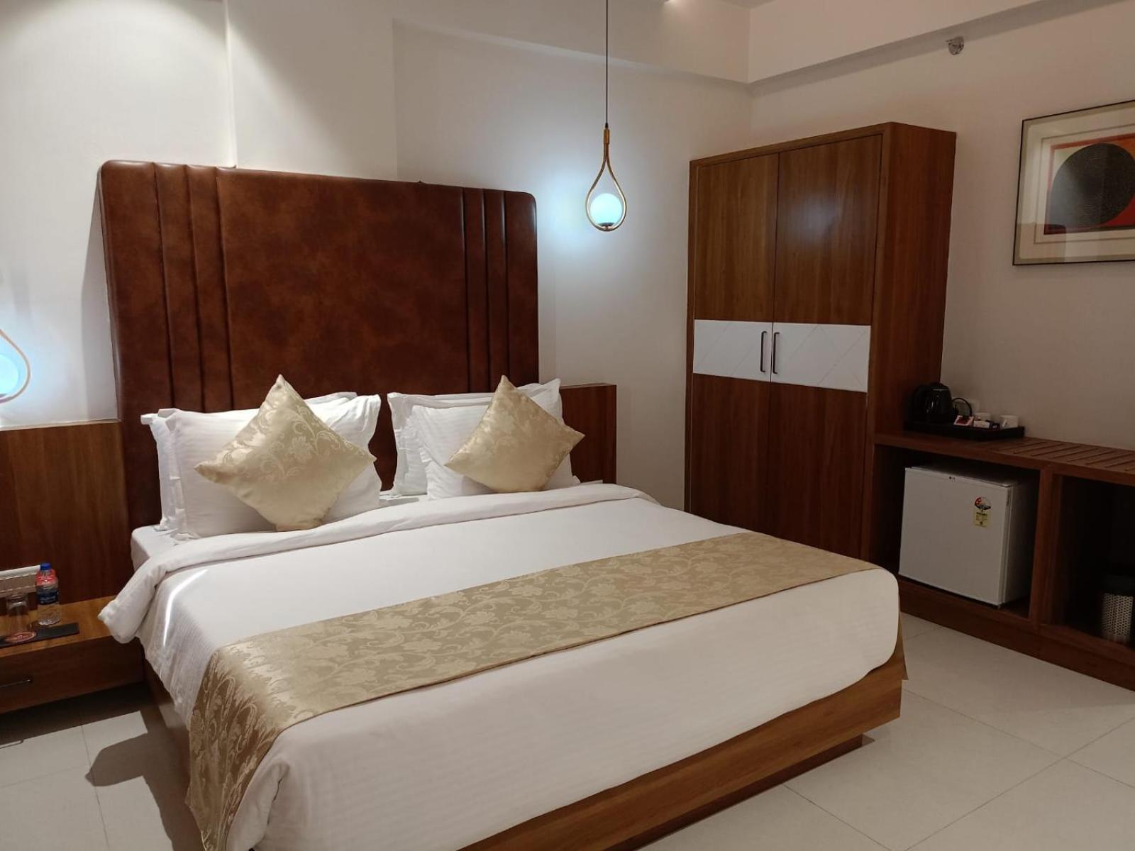 Lords Eco Inn, Ambaji Bagian luar foto