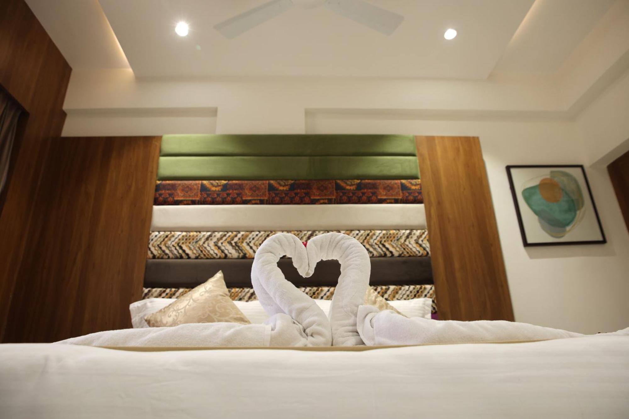 Lords Eco Inn, Ambaji Bagian luar foto