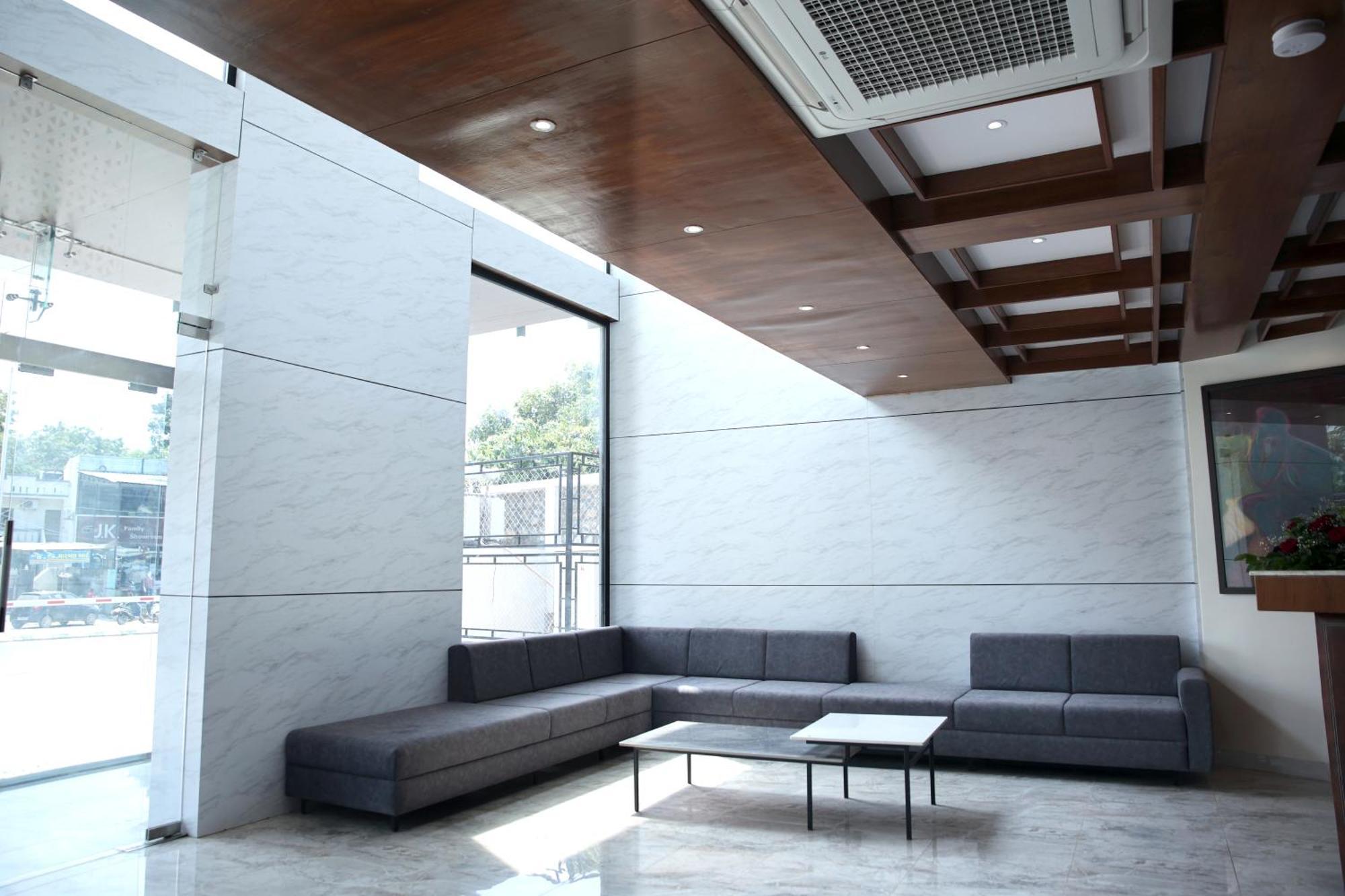 Lords Eco Inn, Ambaji Bagian luar foto